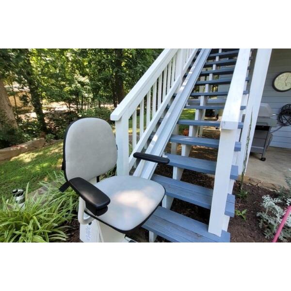 Staying Home Legacy II Indoor/Outdoor Stairlift