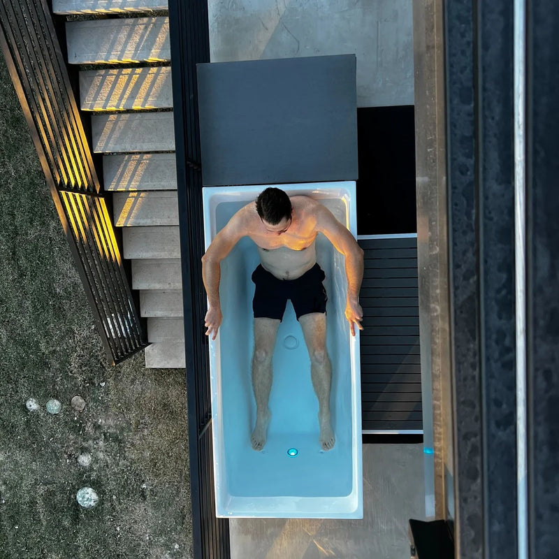 Revive 6 Person Traditional Sauna & Acrylic Plunge