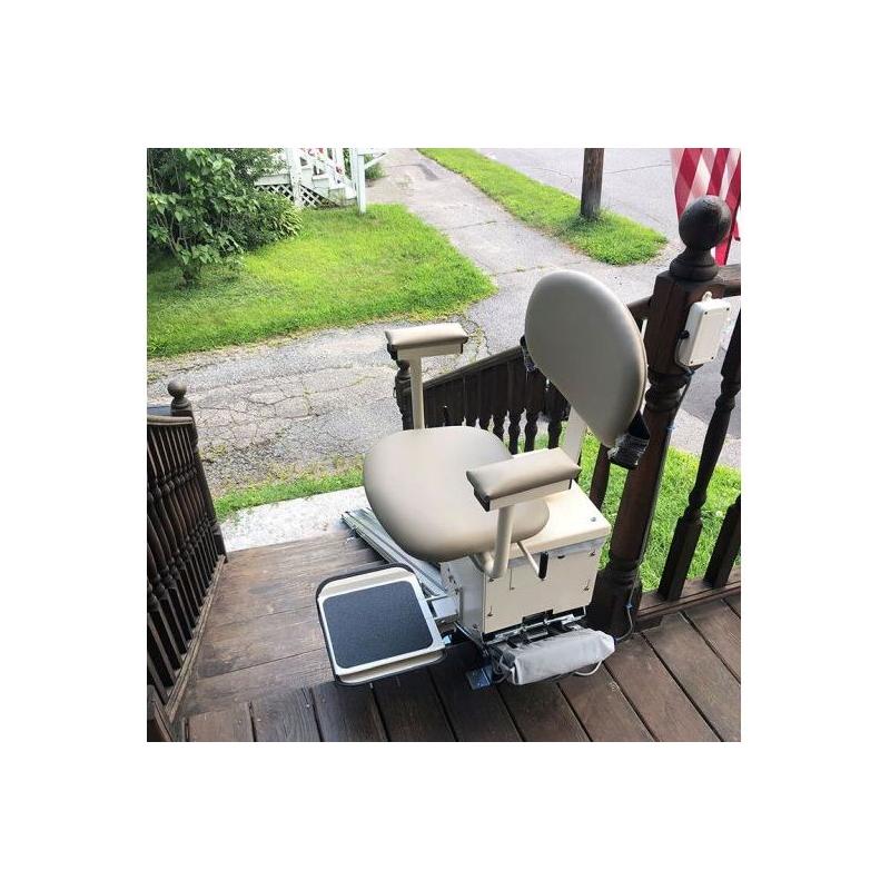 AmeriGlide Outdoor Deluxe Stair Lift
